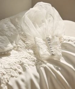 Fitted Long Sleeve Wedding Dress By Nox Anabel JE919