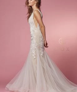 Floral Applique Mermaid Bridal Gown By Nox Anabel JE917