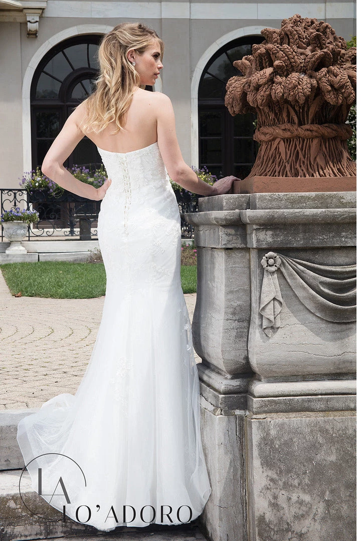 Lo Adoro By Mary's Bridal Sweetheart Lace Applique Wedding Gown By Mary's Bridal M638 Wedding Dresses 6 Lo Adoro By Mary's Bridal Sweetheart Lace Applique Wedding Gown By Mary's Bridal M638 Wedding Dresses