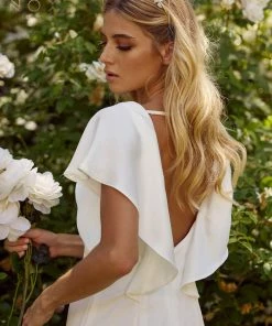 White Fitted Short Sleeve Gown By Nox Anabel JE912