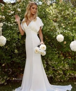 White Fitted Short Sleeve Gown By Nox Anabel JE912